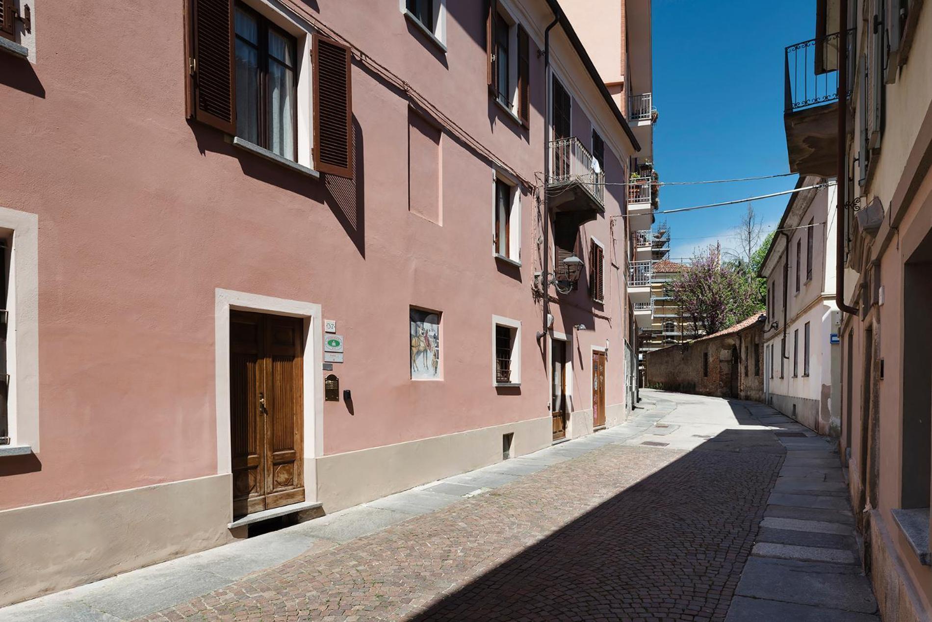 L' Estate Di San Martino Room Rental - Free Park Άστι Εξωτερικό φωτογραφία